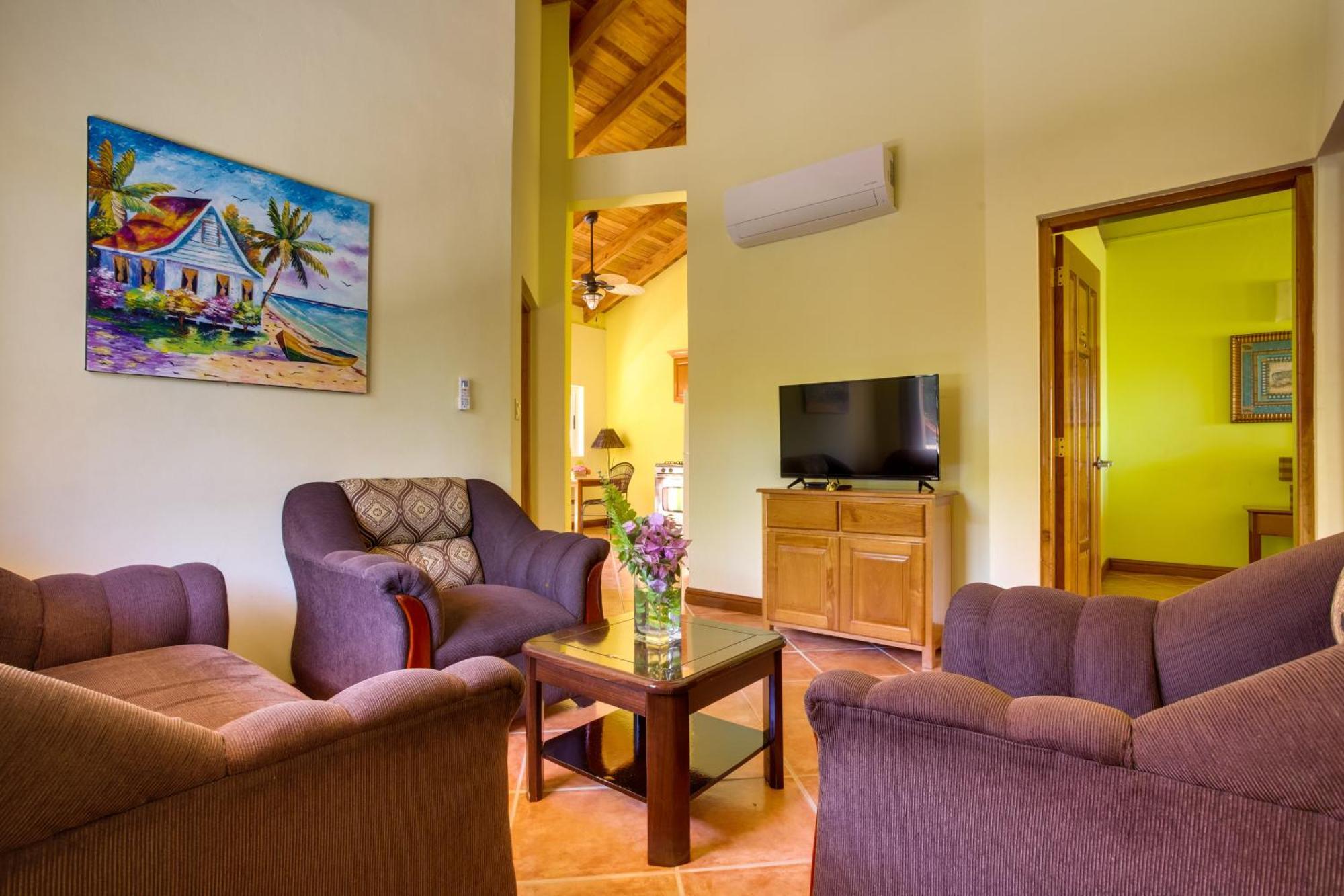 Laru Beya Resort Placencia Bagian luar foto